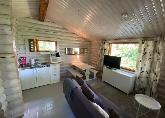 Lyhdyn Tila Hotelli 3*