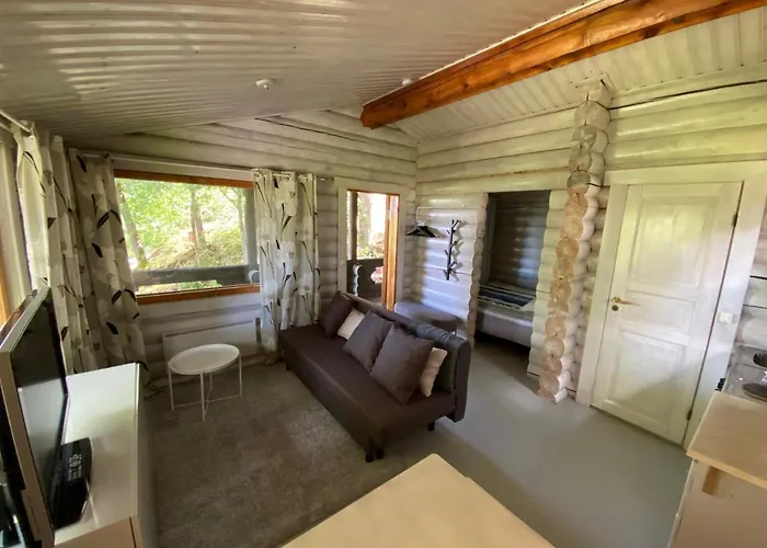 Lyhdyn Tila Hotelli 3*